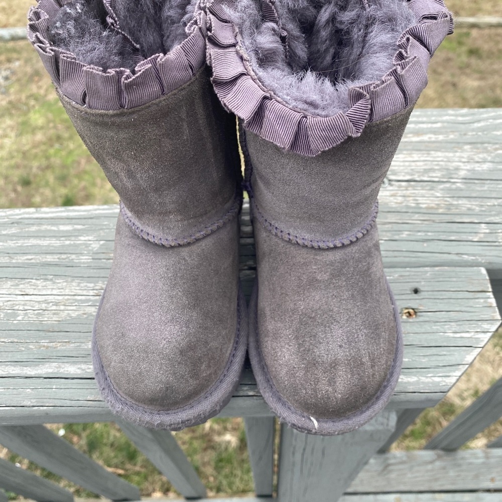 Girls UGG boot - Picture 2 of 7